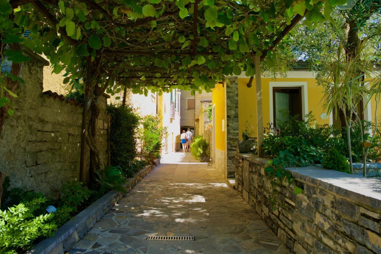 Hotel Diffuso Il Portichetto Vezio Perledo Exterior photo